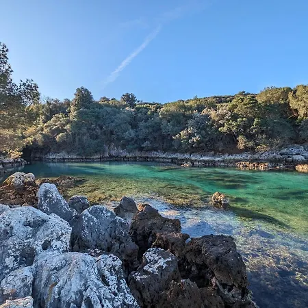 Centinera Mit Pool In Meernaehe