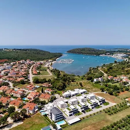 Centinera Mit Pool In Meernaehe * Banjole