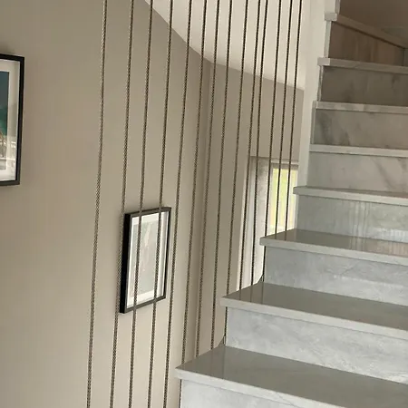 Centinera Mit Pool In Meernaehe Willa