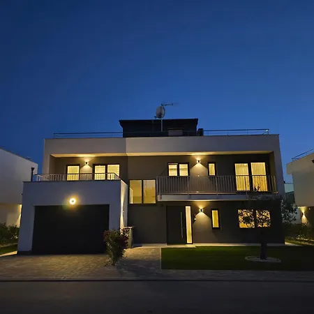 Willa Centinera Mit Pool In Meernaehe *