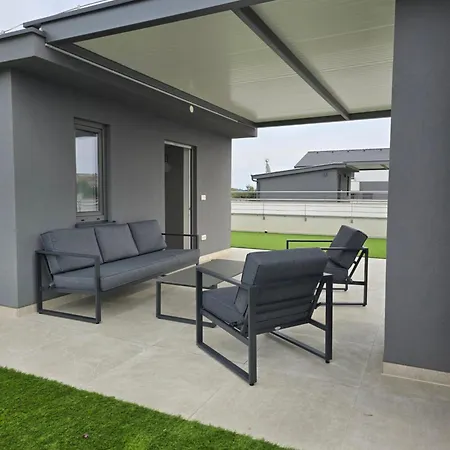 Willa Centinera Mit Pool In Meernaehe